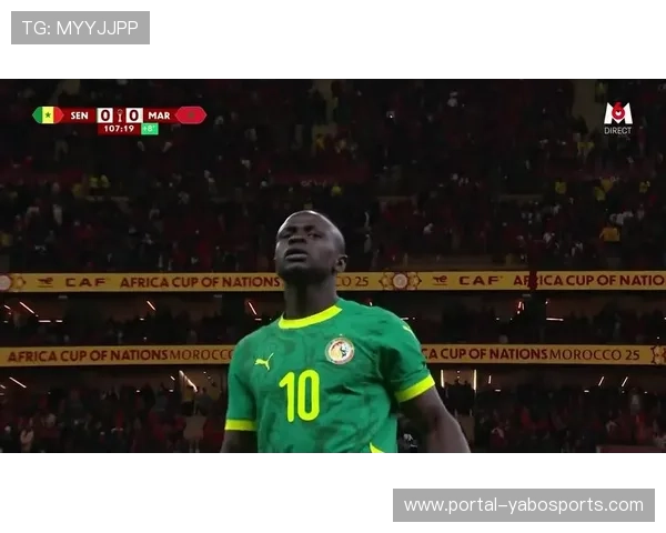 点球争议后塞内加尔队返场，马内与教练沟通画面曝光